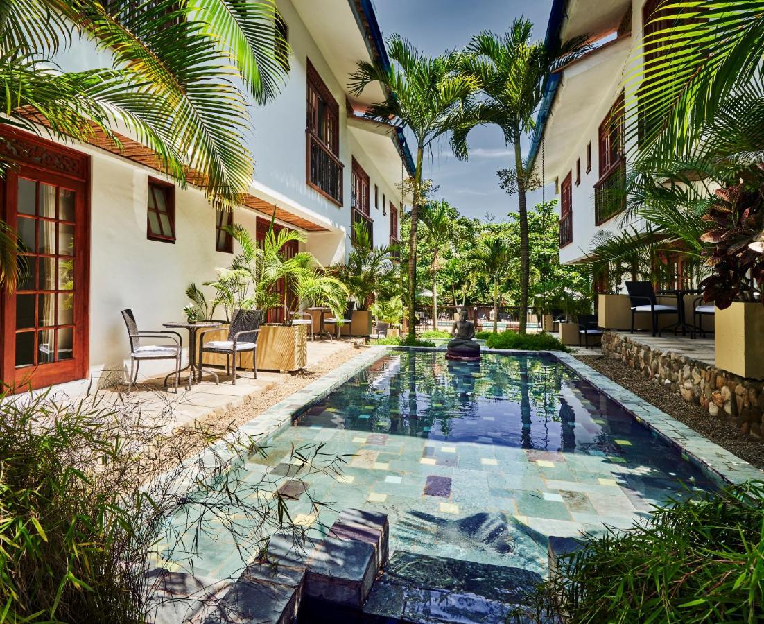Lombok Hotel & Spa Antes Hotel Casablanca Гуадуас Екстериор снимка