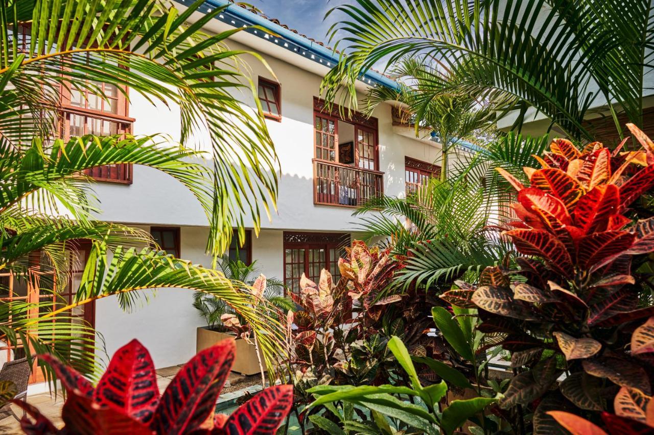 Lombok Hotel & Spa Antes Hotel Casablanca Гуадуас Екстериор снимка