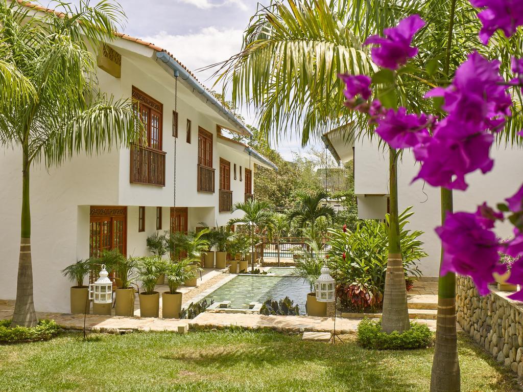 Lombok Hotel & Spa Antes Hotel Casablanca Гуадуас Екстериор снимка