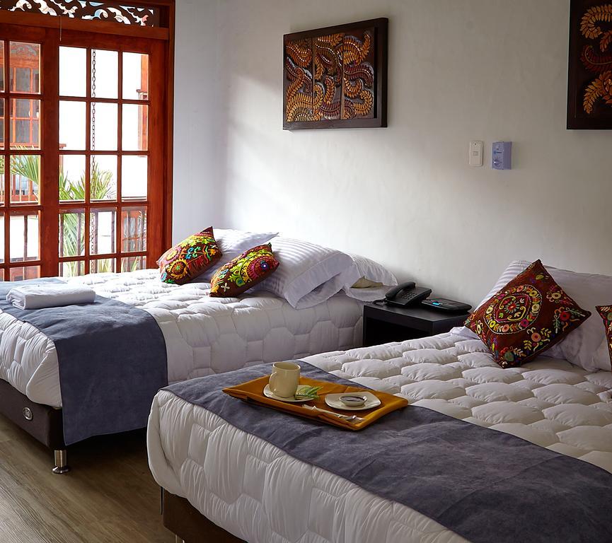 Lombok Hotel & Spa Antes Hotel Casablanca Гуадуас Стая снимка