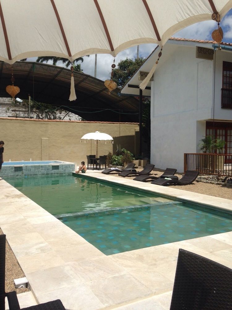 Lombok Hotel & Spa Antes Hotel Casablanca Гуадуас Екстериор снимка