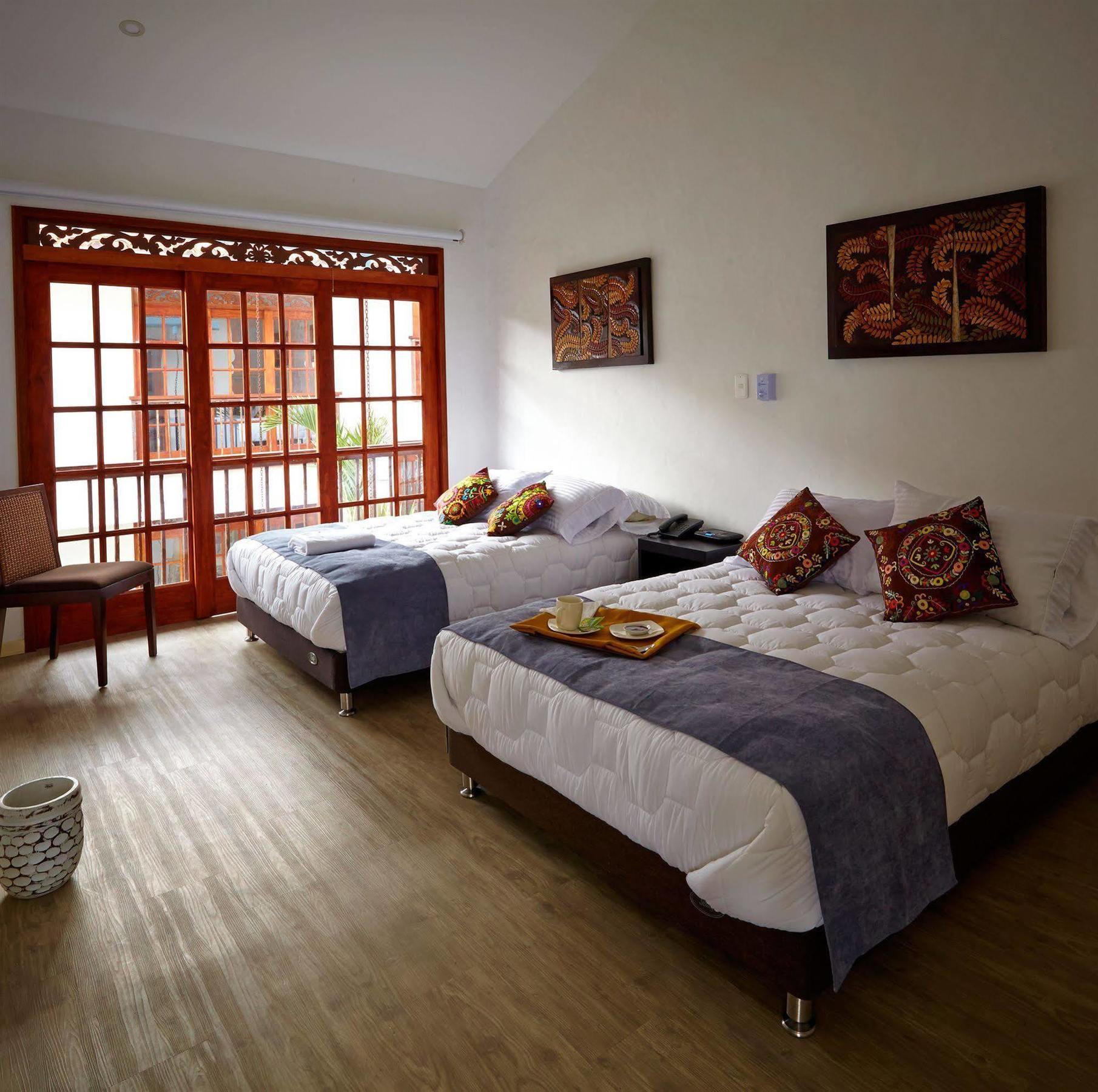 Lombok Hotel & Spa Antes Hotel Casablanca Гуадуас Екстериор снимка