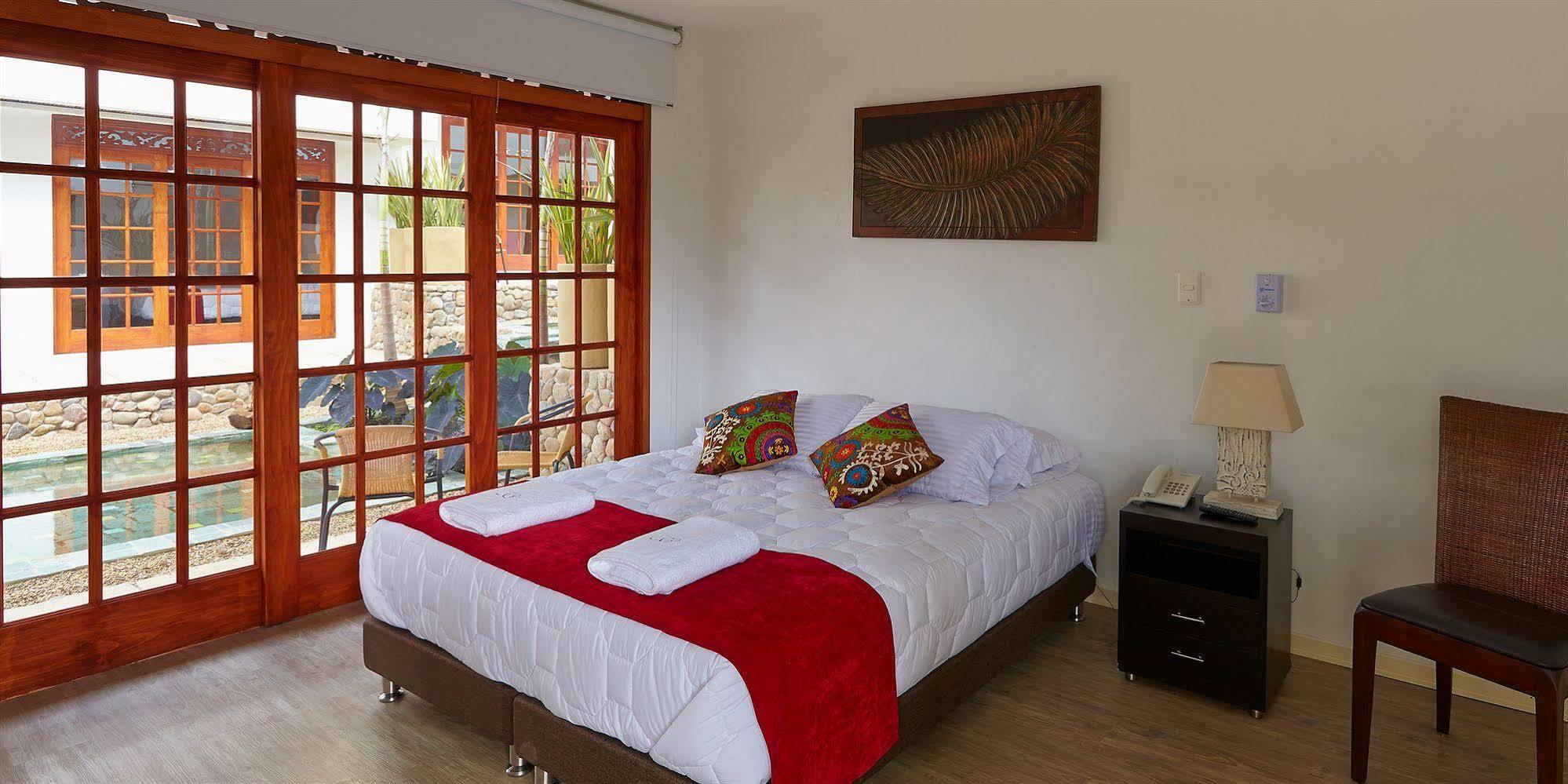 Lombok Hotel & Spa Antes Hotel Casablanca Гуадуас Екстериор снимка