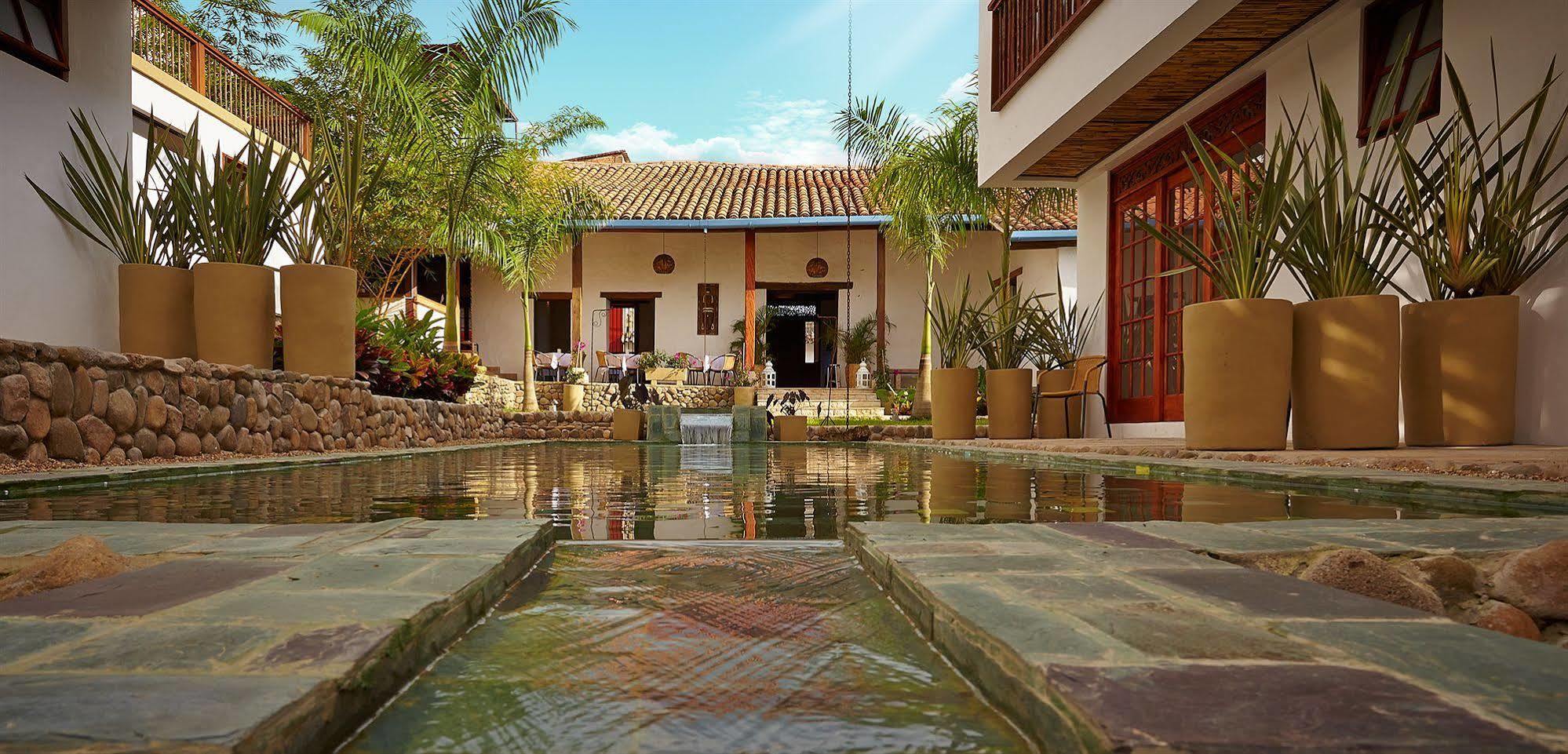 Lombok Hotel & Spa Antes Hotel Casablanca Гуадуас Екстериор снимка